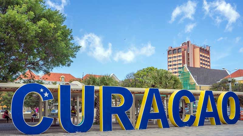 Curazao exige a Venezuela reabrir fronteras aéreas y marítimas