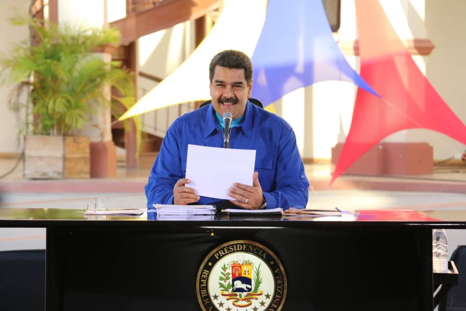 Venezolanos tratan de sobrevivir mientras que su «presi» anda pendiente de Trump
