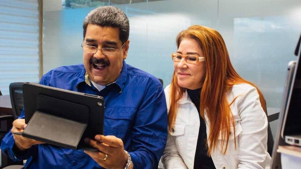 Maduro lanzó video por Facebook Live y lo «acribillaron» con muestras de amor puro