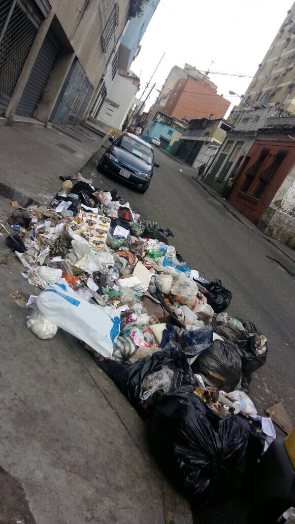 ¿Erika todavía de vacaciones? Mientras Caracas “se ahoga” en la basura
