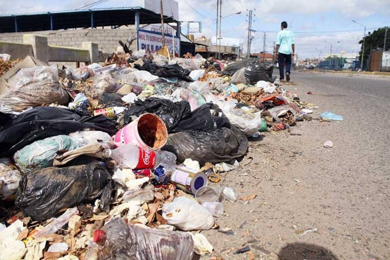 Calles de Maracaibo “se ahoga” en la basura… Gobierno bien gracias