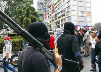 ¿Cuánto le pagarán? Mira esta «joyita» que dijo defenderá a Maduro con las armas (Video)