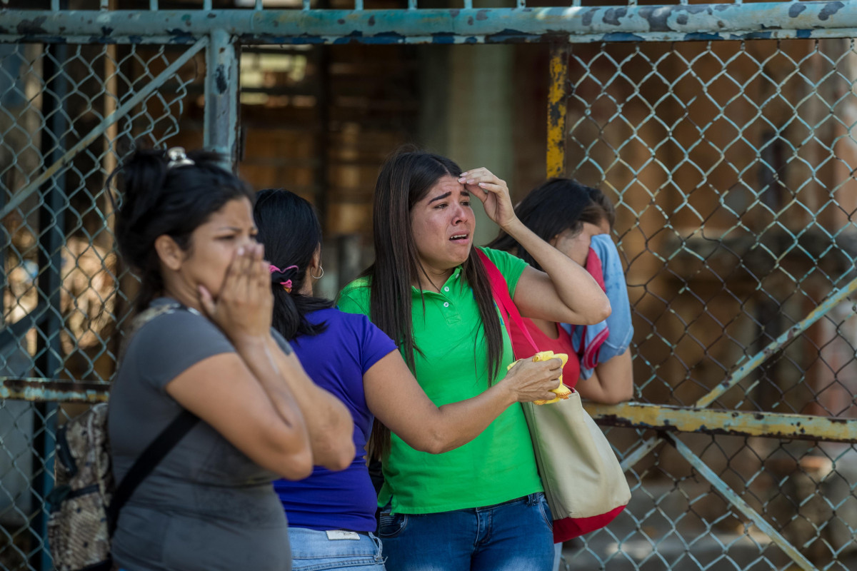 Sobrevivientes del motín en Carabobo hablaron a los medios: hay 120 muertos (Video)