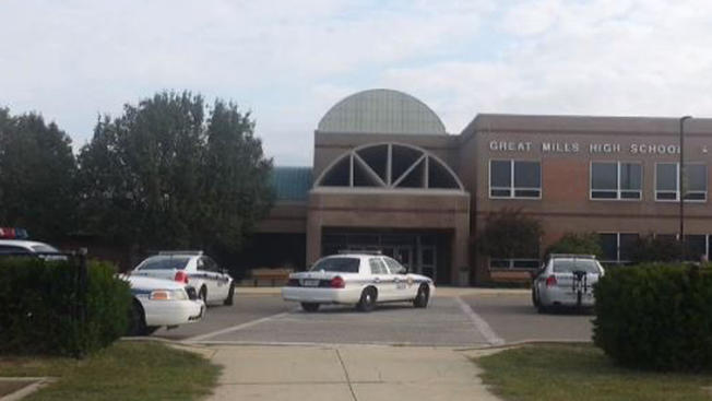 Tiroteo causa terror en una escuela secundaria de Maryland, Estados Unidos