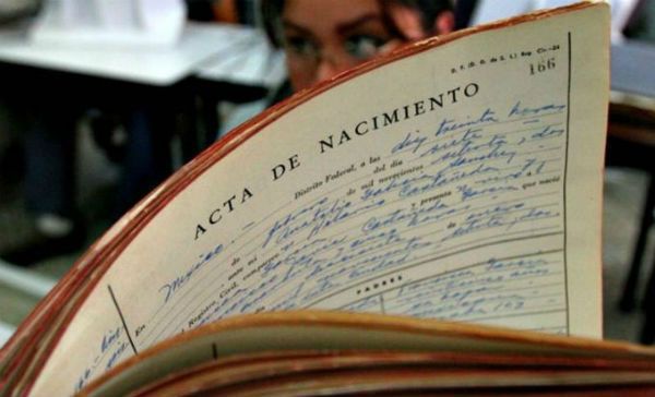 Aumenta solicitud de partidas de nacimiento para huir del país, ¡y el gobierno dice que no hay crisis!