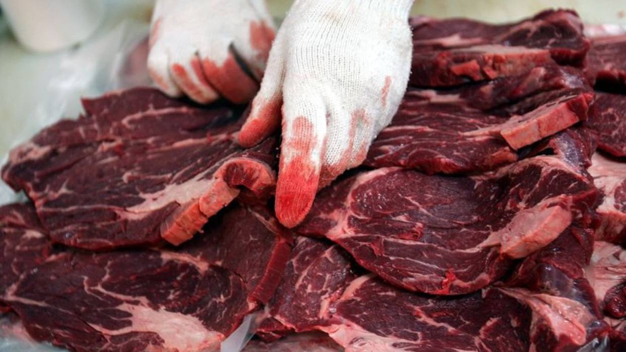 La carne aumenta hasta 100 mil bolívares diarios en mercados populares