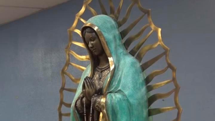 Conmoción en México por estatua de la virgen de Guadalupe que llora