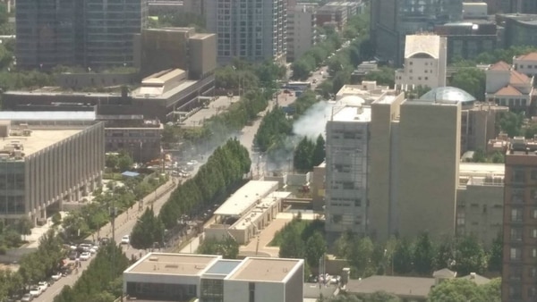 Bomba casera detonó frente a la embajada de EEUU en Beijing (Video)