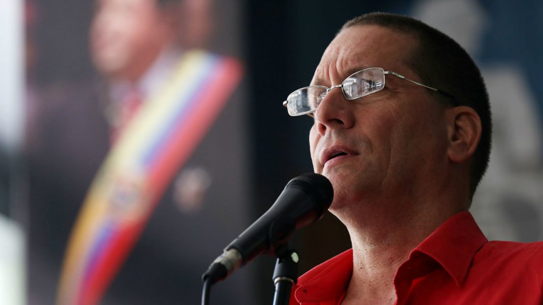 Un «descarado» Jesús Faría culpa ahora al control cambiario de ocasionar la crisis económica