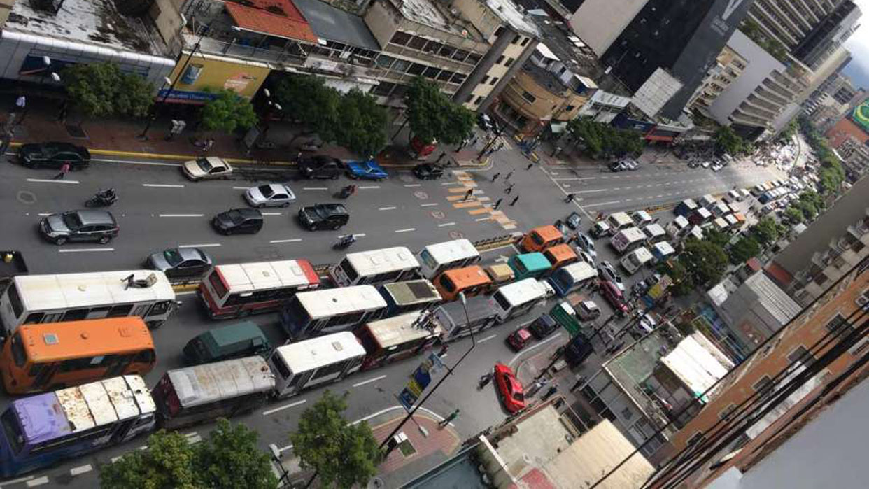 Transportistas realizaron caravana en rechazo al censo promovido por el Gobierno