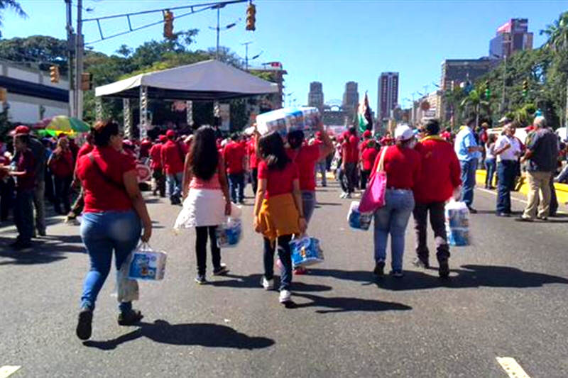 Sin «marea roja» solo «gotas»: Marcha oficialista fue un fracaso rotundo