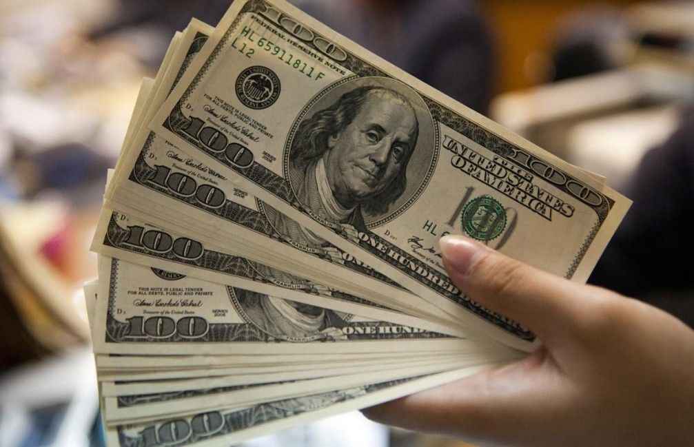 El regalo envenenado de la derogación de los ilícitos cambiarios, o cómo cobrar y darse el vuelto