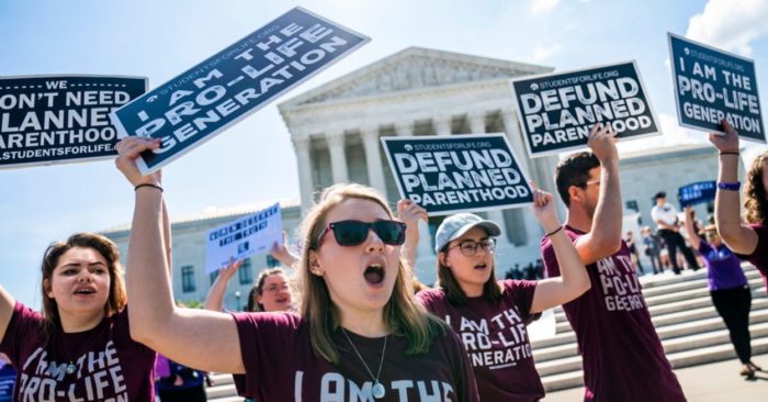 Más de 250 proyectos de ley buscan prohibir el aborto en Estados Unidos