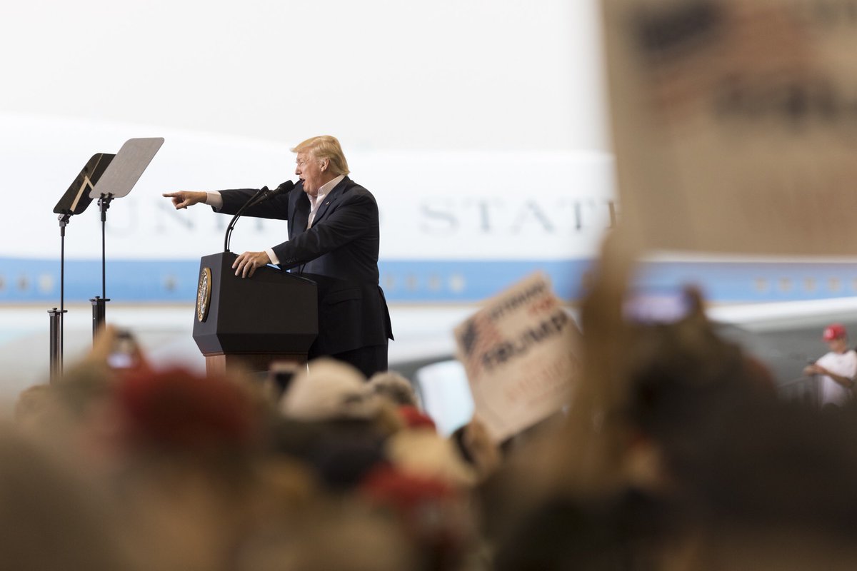 Trump bloqueó reporte completo de Mueller por un privilegio ejecutivo