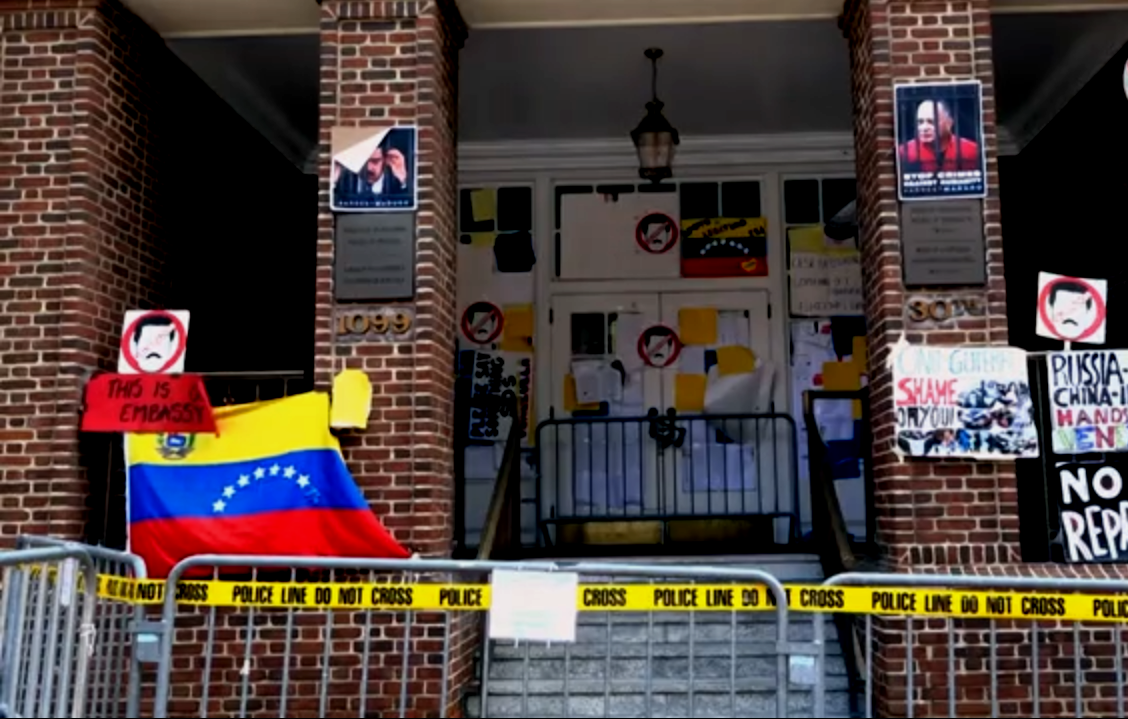 Situación en la Embajada de Venezuela en EEUU es el reflejo de la grave crisis de ese país latinoamericano