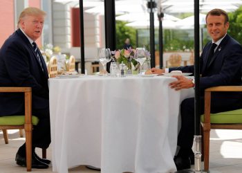 Macron llama a movilización de todas las potencias por el Amanzonas en el G-7