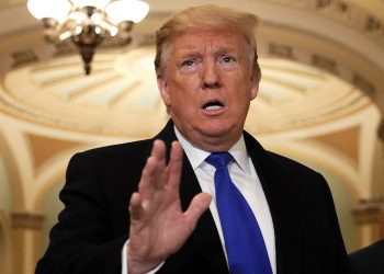 Comunidad de inteligencia asegura que Trump busca lealtad en lugar de profesionalismo