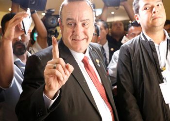 Conservador Giammattei gana las elecciones de Guatemala