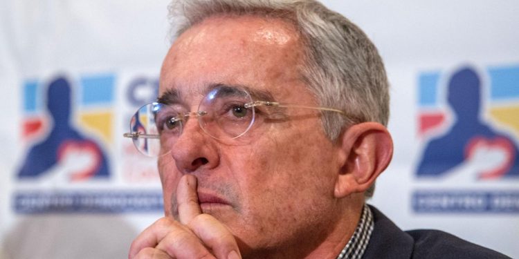 Tribunal cita a indagatoria al expresidente Uribe por presunta manipulación de testigos
