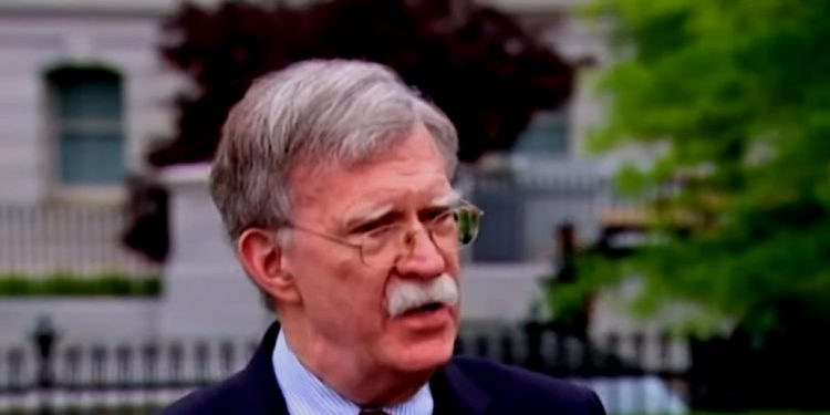 Gobierno de Trump avanza en estrategia para sacar a Maduro del poder