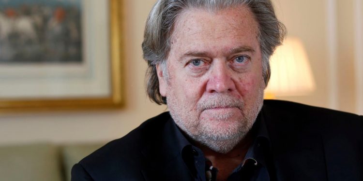 Steve Bannon calificó la batalla de los demócratas contra Trump como una «pelea de almohadas»