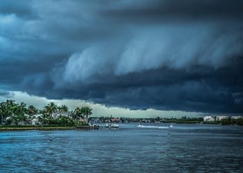 Declaran estado de emergencia en Florida ante el paso del huracán Dorian