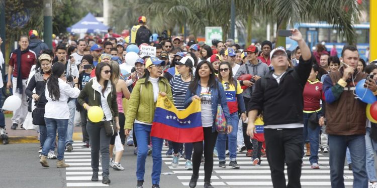 España y EEUU discuten posible solución política en Venezuela