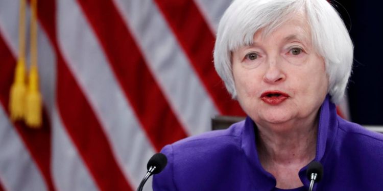 Ex presidente de Fed rechaza solicitud de Trump de bajar tasas a cero para refinanciar la deuda