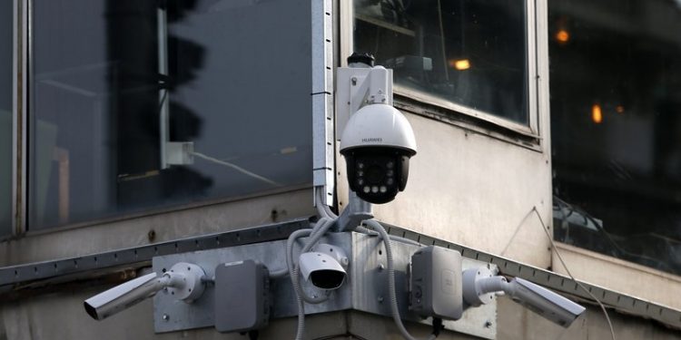 Tecnología china de espionaje se extiende a países vulnerables a los abusos