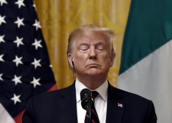 Trump responde y vuelve a vetar medida del Congreso contra desvío de fondos al muro