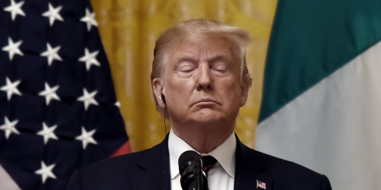 Trump responde y vuelve a vetar medida del Congreso contra desvío de fondos al muro