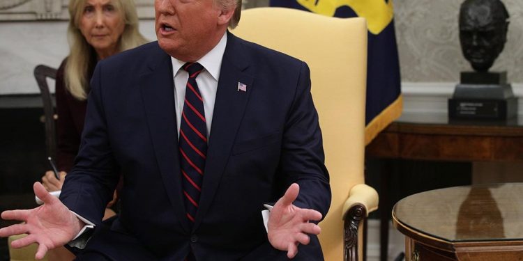 Aliados veteranos de Trump ven cómo la presidencia se “desvía de los rieles”