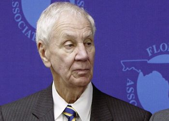 Muere congresista de Florida Lou Frey a los 85 años de edad