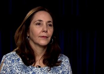 Instan a Mariela Castro a condenar represión en Cuba antes de hablar sobre Chile