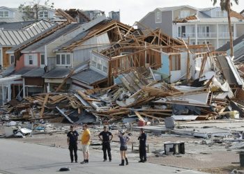 Florida sigue en crisis un año después del huracán Michael