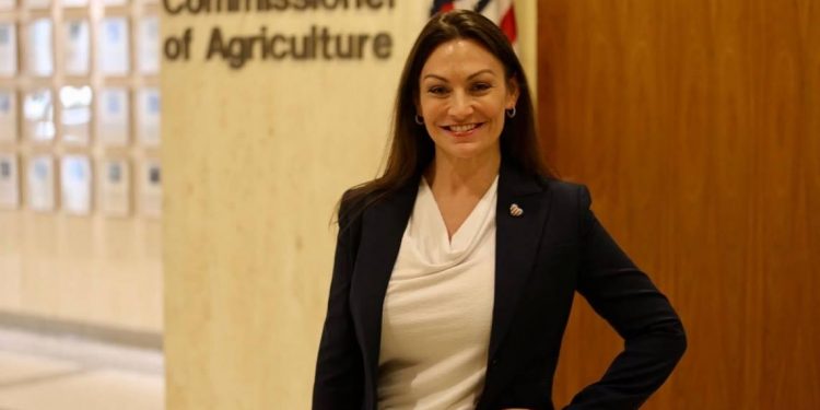 Trump enfrenta en Florida a la única demócrata electa en todo el estado