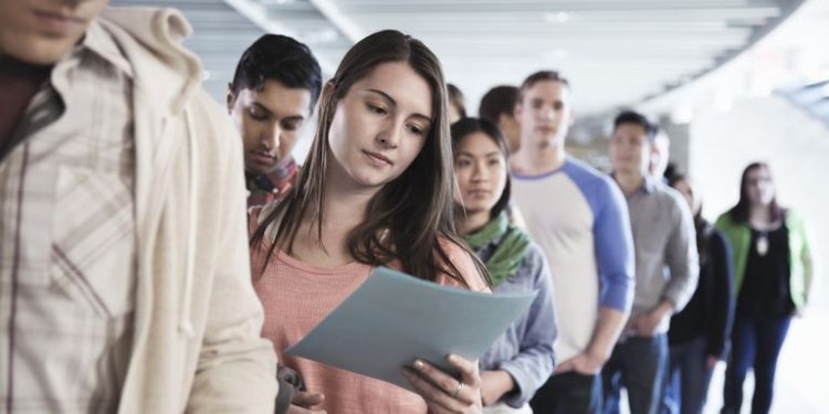 En EEUU se incrementaron solicitudes de subsidios por desempleo más de lo esperado esta semana