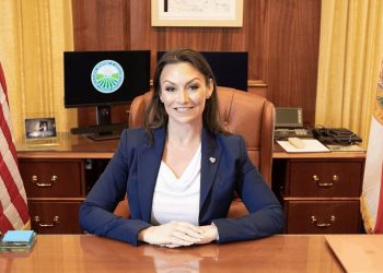 Legisladores de Florida despejan camino a candidatura presidencial de DeSantis: No tendrá que renunciar a la gobernación
