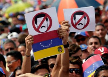Diáspora venezolana rechaza acuerdo de la AN para separar a Maduro del poder
