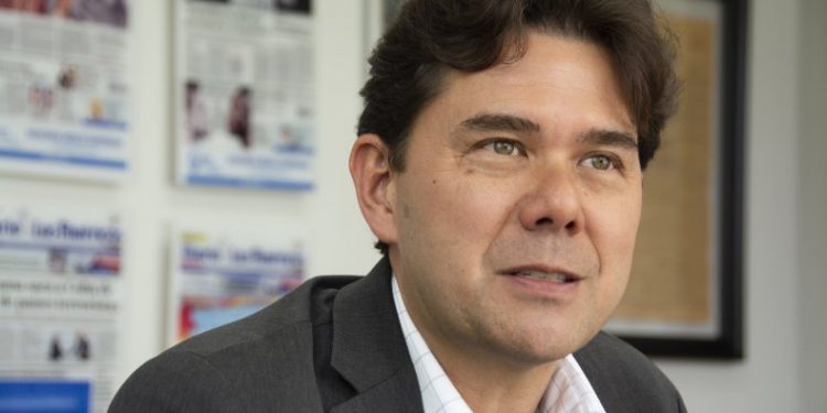 Ken Russell consigue la reelección a Comisión de Miami con el 59.66% de los votos