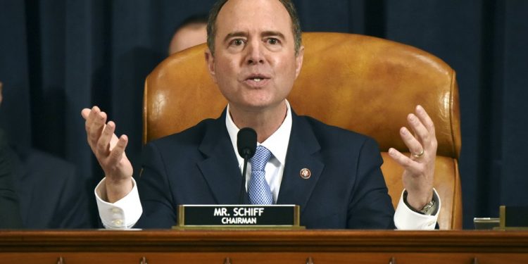 Cámara Baja de EEUU empieza a elaborar informe sobre posible juicio político a Trump