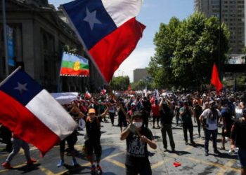 Revuelta en Chile inicia el camino para crear una nueva Constitución