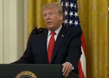Trump asegura que el muro es una “necesidad” tras masacre a familia LeBarón en México
