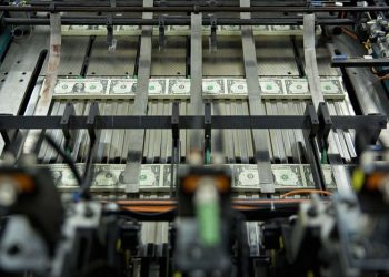 ¿Por qué es tan difícil derrocar el dominio mundial del dólar?
