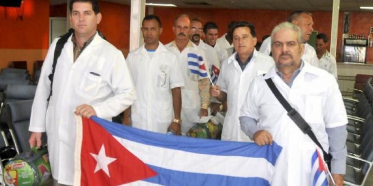 Descubra cuánto dinero pierde la dictadura cubana con la culminación de las misiones médicas en tres naciones