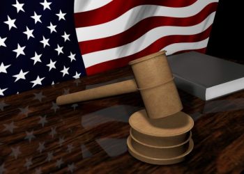 ¡Invocó la Primera Enmienda! Luego de ser detenido por maldecir a juez en Florida