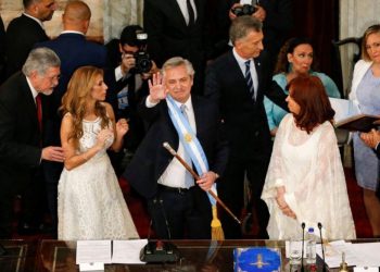 Sólo 4 mandatarios asisten a toma de posesión de Alberto Fernández en Argentina