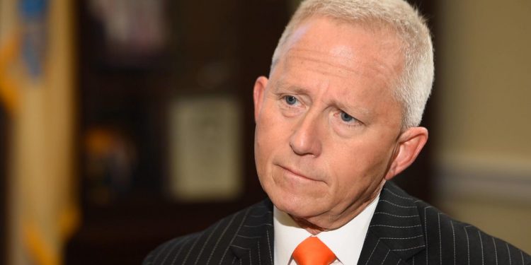 Legislador Jeff Van Drew pasará a las filas del Partido Republicano
