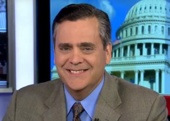 El testigo que defendió a Trump, pero que contradijo un testimonio suyo anterior