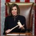 Pelosi amenaza con demorar el envío de la acusación contra Trump al Senado